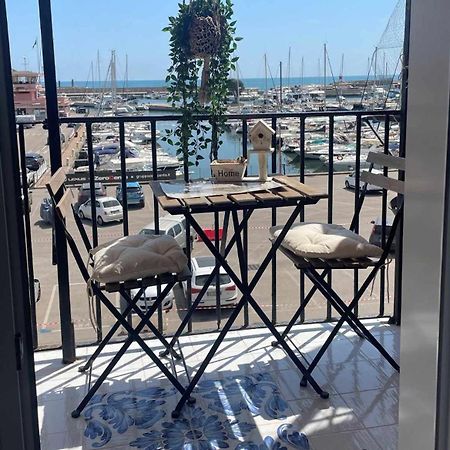 Borgo Damare Nettuno Vista Mare Lägenhet Exteriör bild