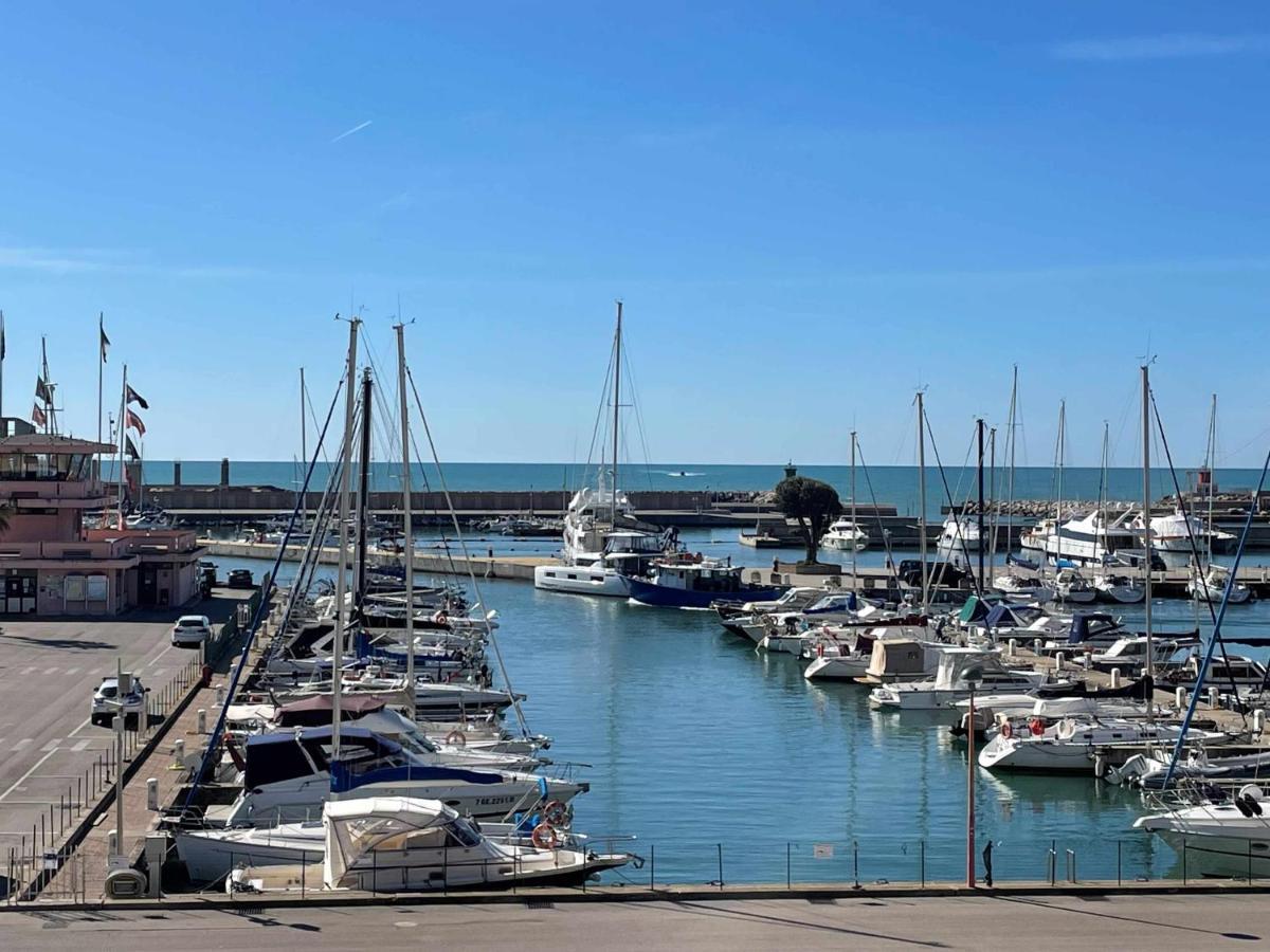 Borgo Damare Nettuno Vista Mare Lägenhet Exteriör bild