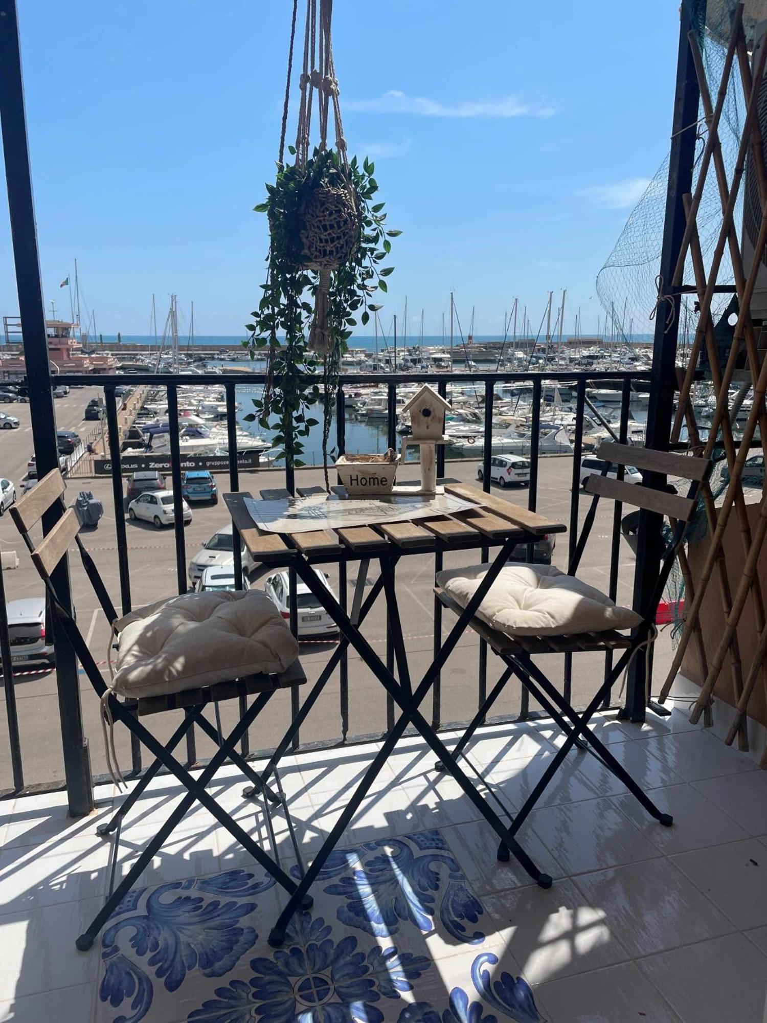 Borgo Damare Nettuno Vista Mare Lägenhet Exteriör bild