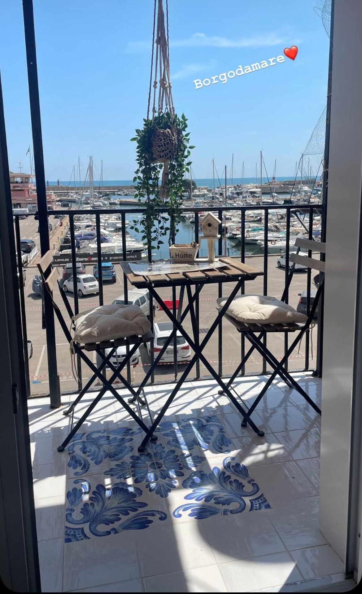 Borgo Damare Nettuno Vista Mare Lägenhet Exteriör bild